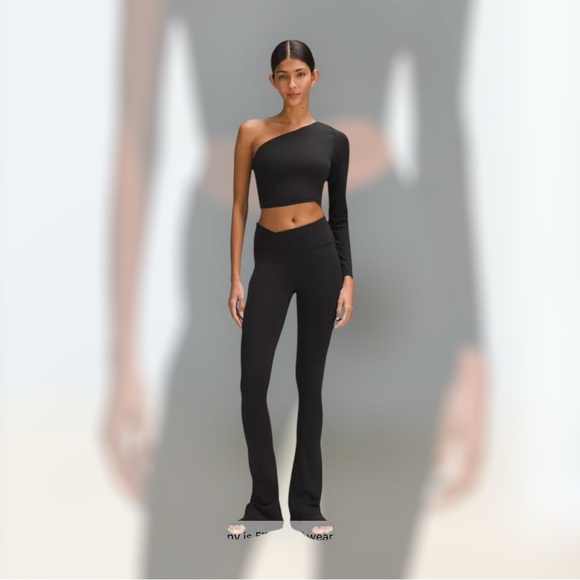 lululemon Align™™
Asymmetrical Long-Sleeve... - Picture 1 of 8